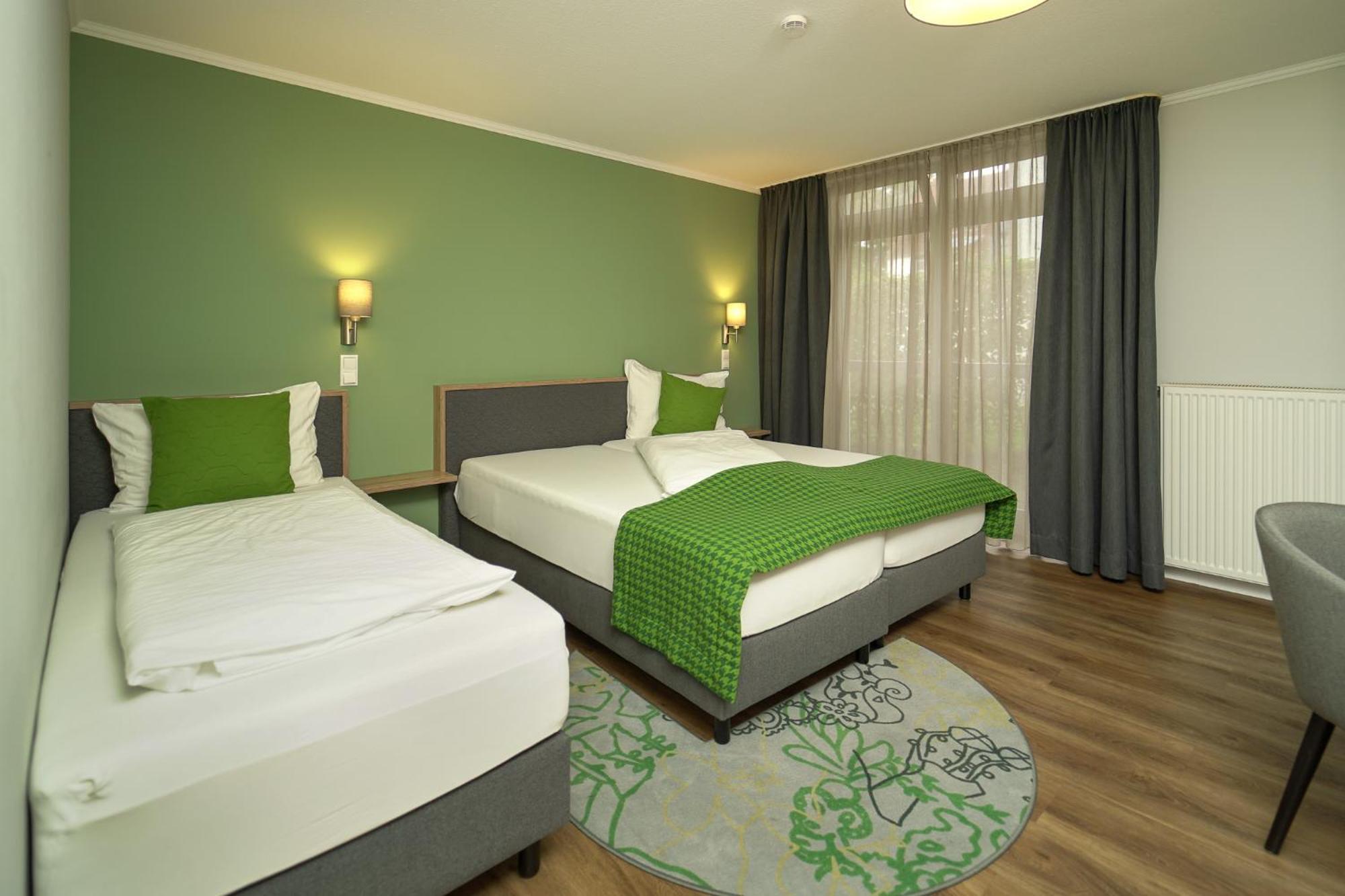 Hotel Lindenhof Bielefeld Bagian luar foto