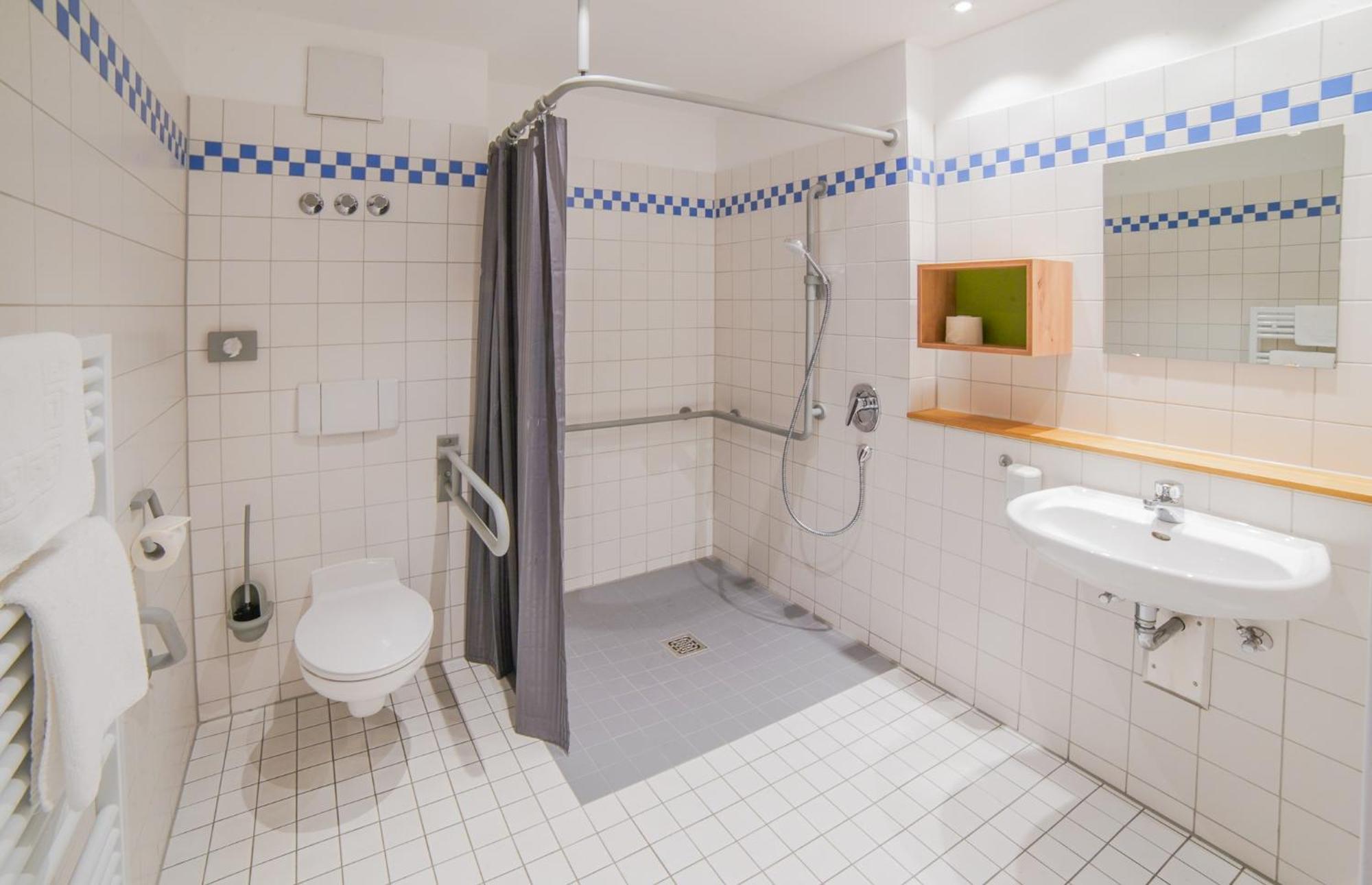 Hotel Lindenhof Bielefeld Bagian luar foto
